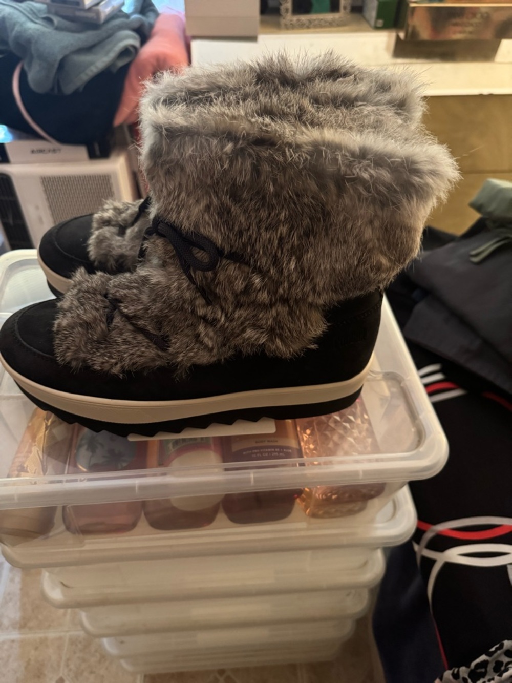 Women's Faux-Fur Winter Boot - Black with Gray Fur